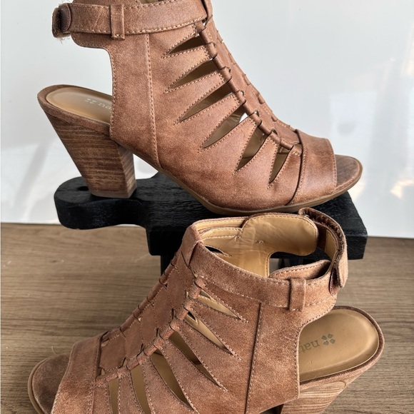 Naturalizer Brown Gladiator Sandals with Peep-Toe Design - Picture 8 of 10